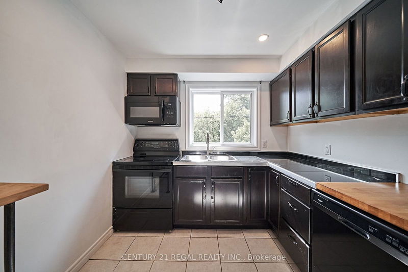 837 Craven Rd  Toronto, M4L 2Z6 | Image 9