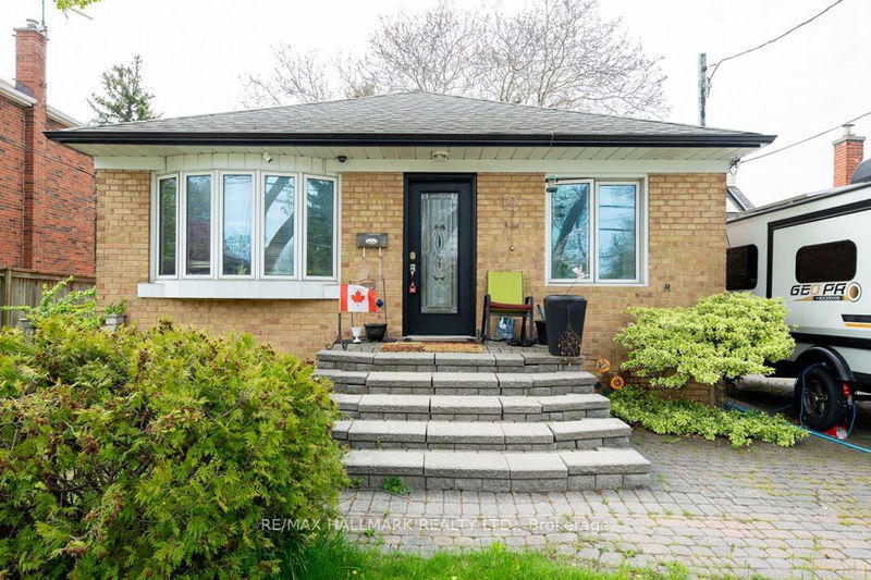 10 Flagstaff Rd  Toronto, M1L 1S9 | Image 1