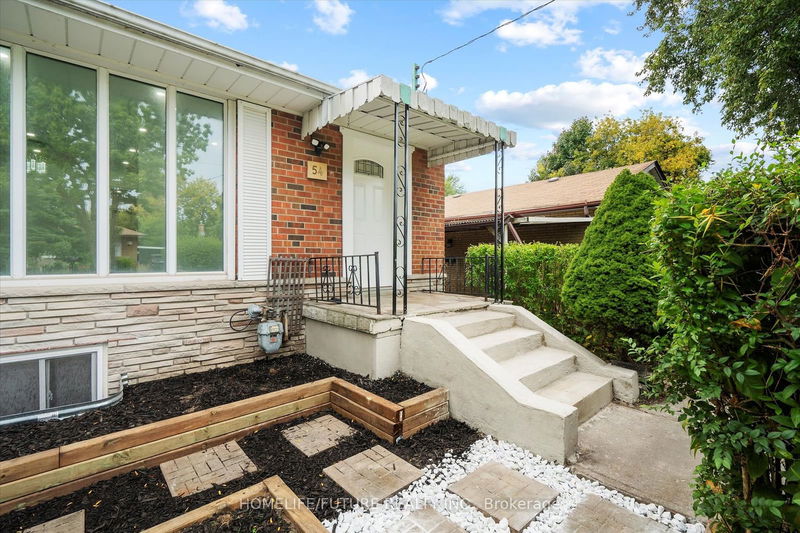 54 Carslake Cres  Toronto, M1J 2A7 | Image 4