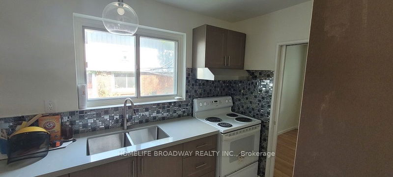 71 Oakley Blvd  Toronto, M1P 3P5 | Image 5