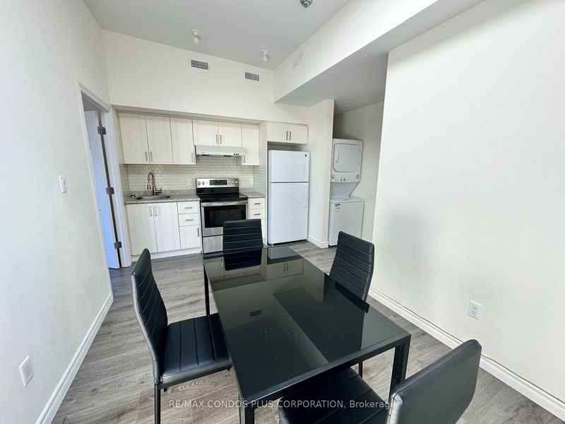 home for lease on 3A-721 Danforth Avenue