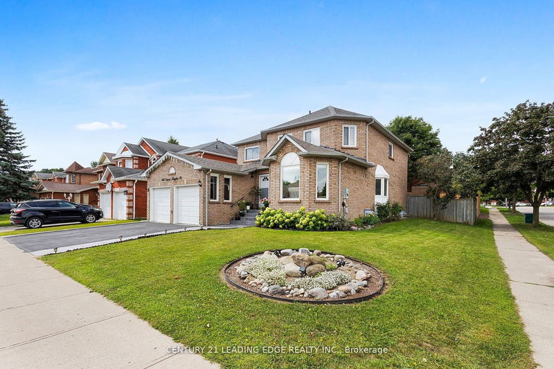 60 Forest Hts  Whitby, L1R 1T8 | Image 2