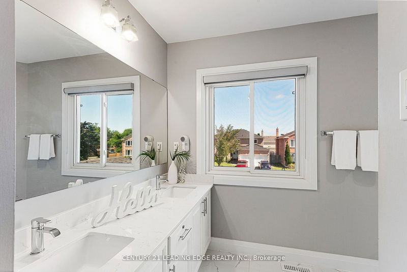 60 Forest Hts  Whitby, L1R 1T8 | Image 27