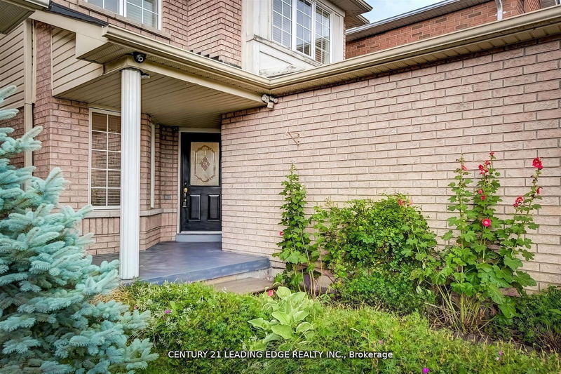 215 Andona Cres  Toronto, M1C 5J8 | Image 3