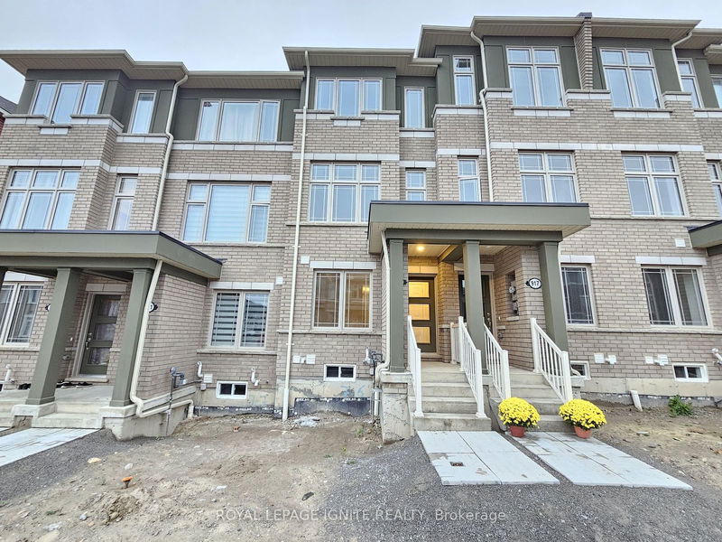 home for lease on 919 Crowsnest Hllw