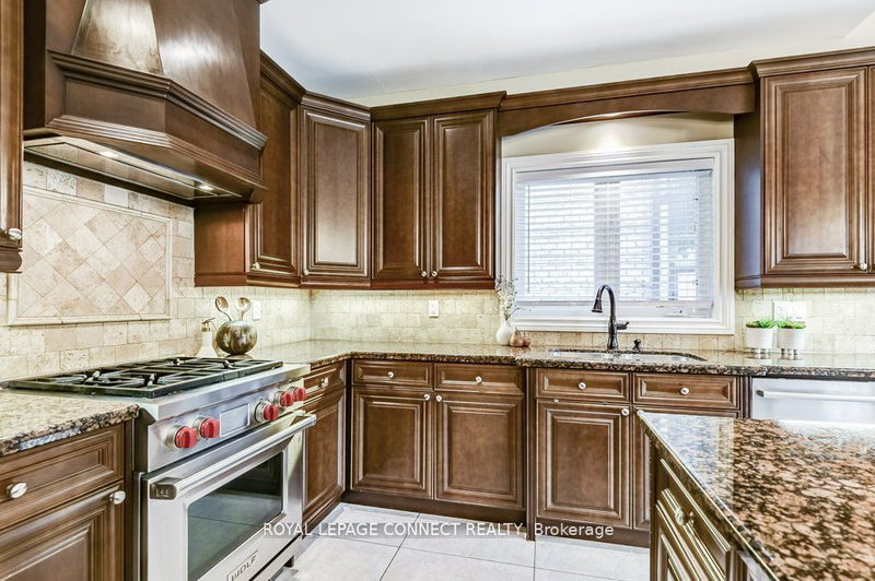 1880 Spruce Hill Rd  Pickering, L1V 1S7 | Image 15