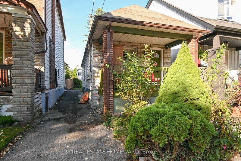 204 Gledhill Ave  Toronto, M4C 5L1 | Image 2