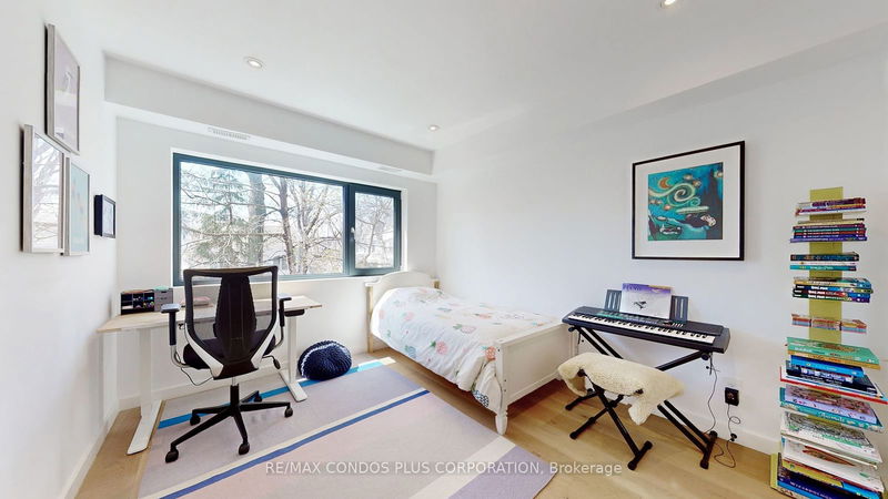 52 Fernwood Park Ave  Toronto, M4E 3G1 | Image 23