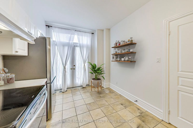 25 East York Ave  Toronto, M4K 3Z8 | Image 5