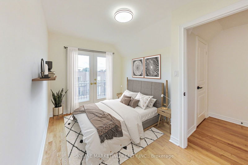 25 East York Ave  Toronto, M4K 3Z8 | Image 8