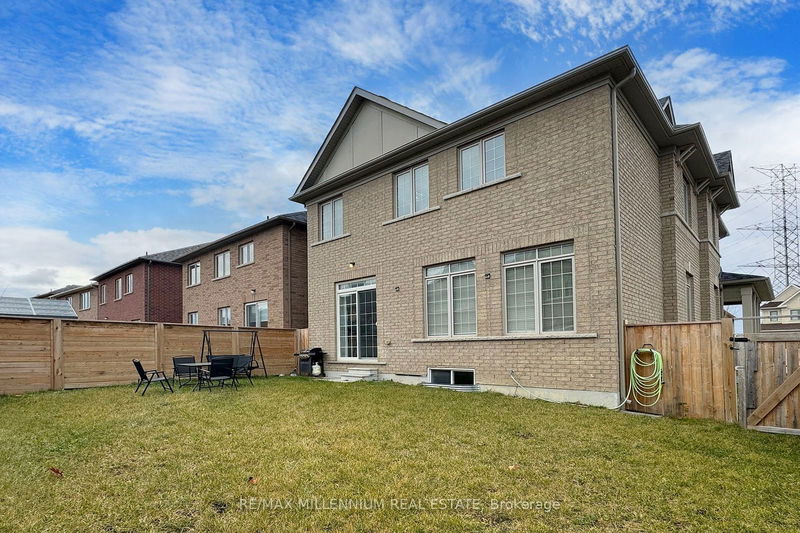 2605 Craftsman Dr  Oshawa, L1L 0M3 | Image 37