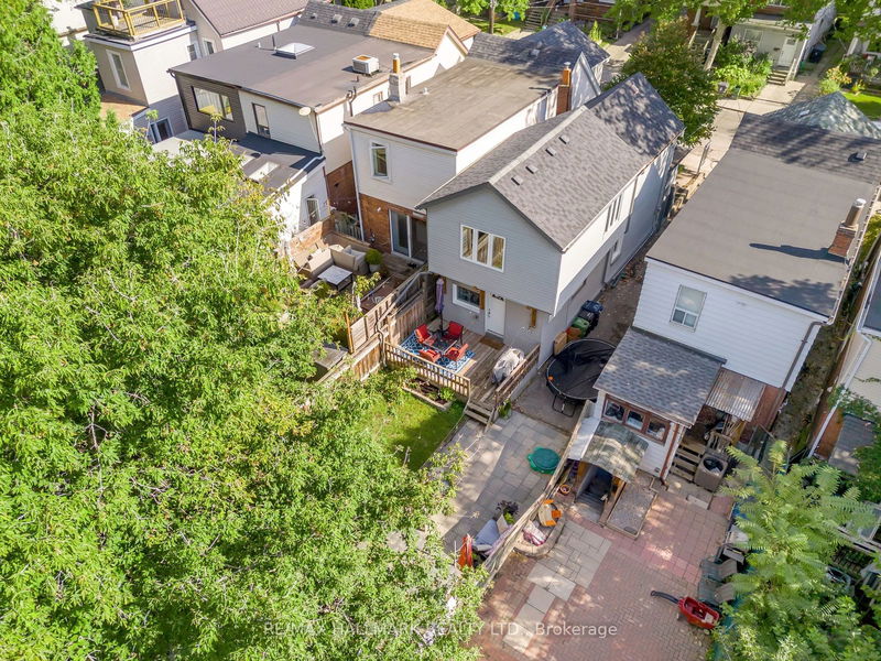 382 Rhodes Ave  Toronto, M4L 3A5 | Image 4