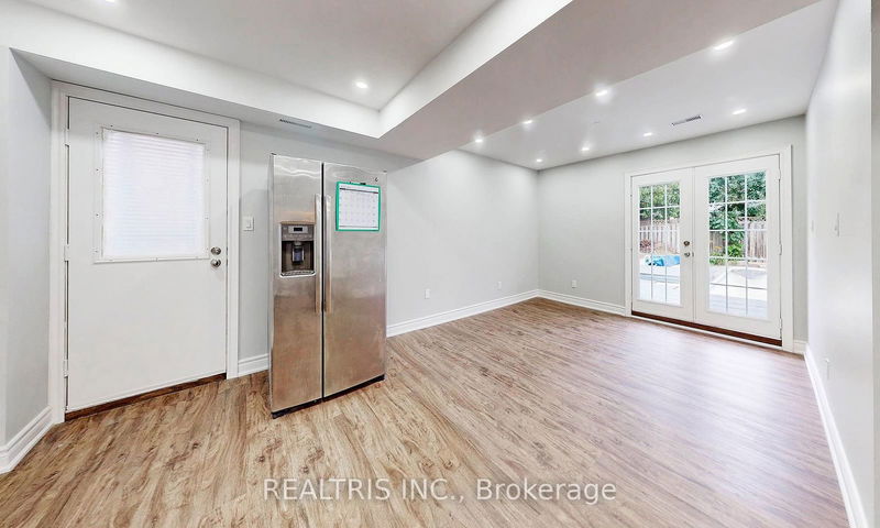 113 Bassett Blvd N Whitby, L1N 7W9 | Image 28