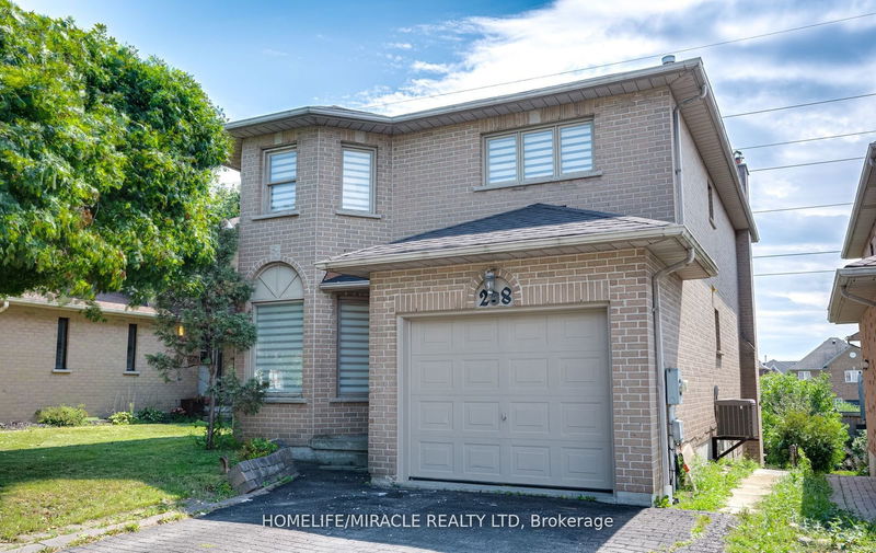 28 Murkar Cres  Whitby, L1N 8Y4 | Image 2