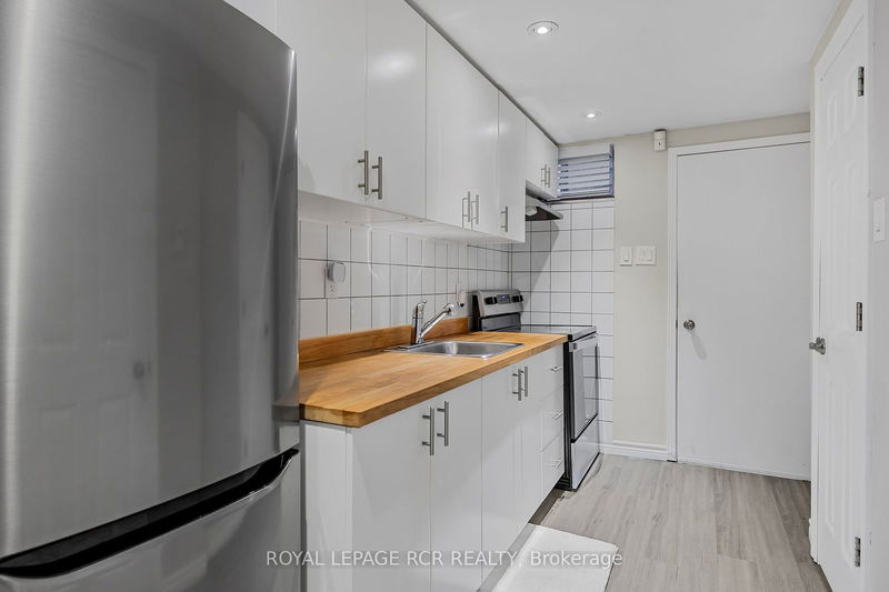 391 Kingston Rd  Toronto, M4L 1V1 | Image 22