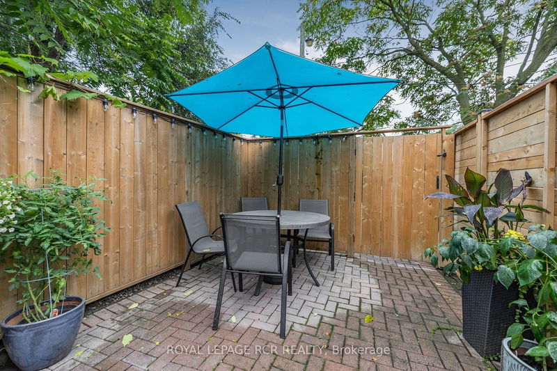 391 Kingston Rd  Toronto, M4L 1V1 | Image 30