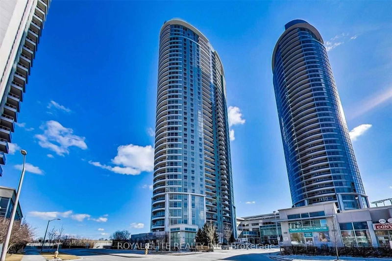home for lease on 925-135 Village Green Square