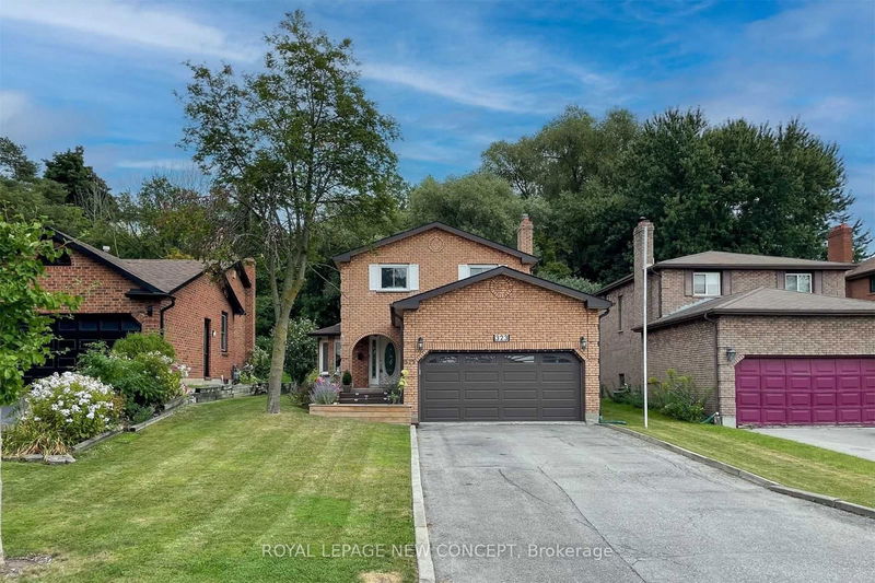 323 Cumberland Crt E Oshawa, L1H 8E7 | Image 2