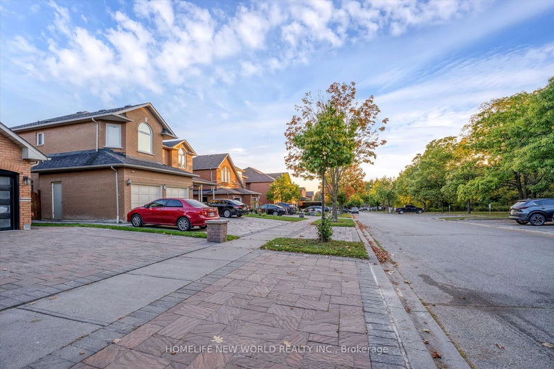 113 Roberson Dr  Ajax, L1T 3Z6 | Image 37