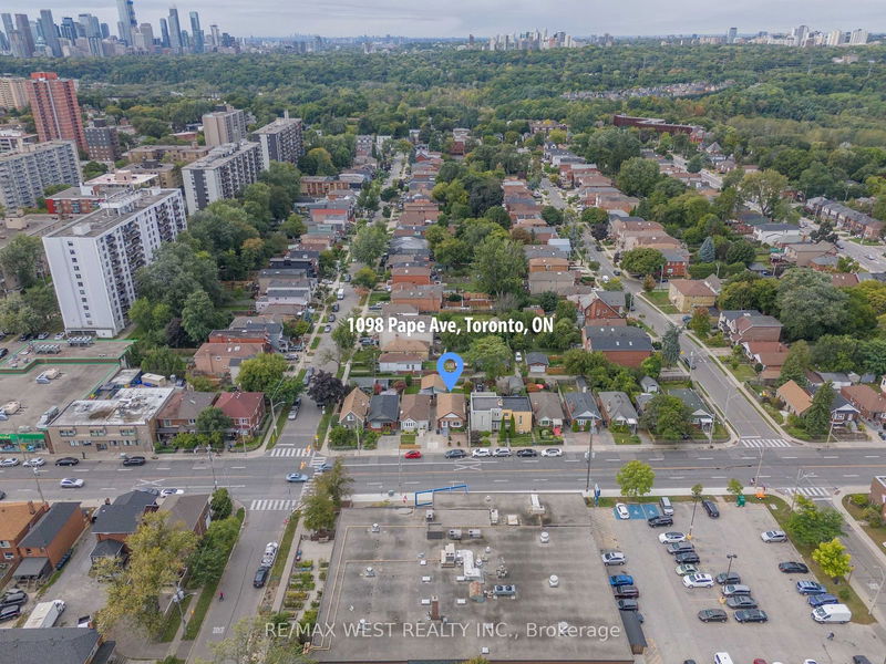 1098 Pape Ave  Toronto, M4K 3W8 | Image 35