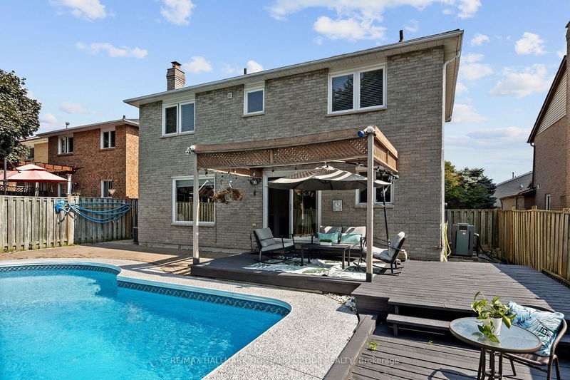 646 Foxwood Tr  Pickering, L1V 3X7 | Image 32