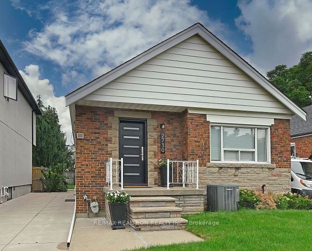 home for lease on 2730 St. Clair Avenue E