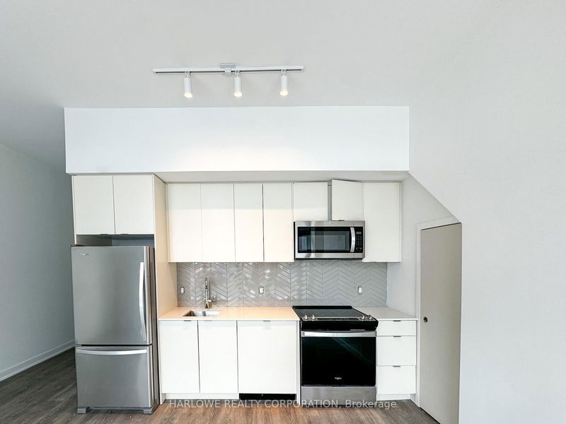 home for lease on 103 A-1606 Charles Street
