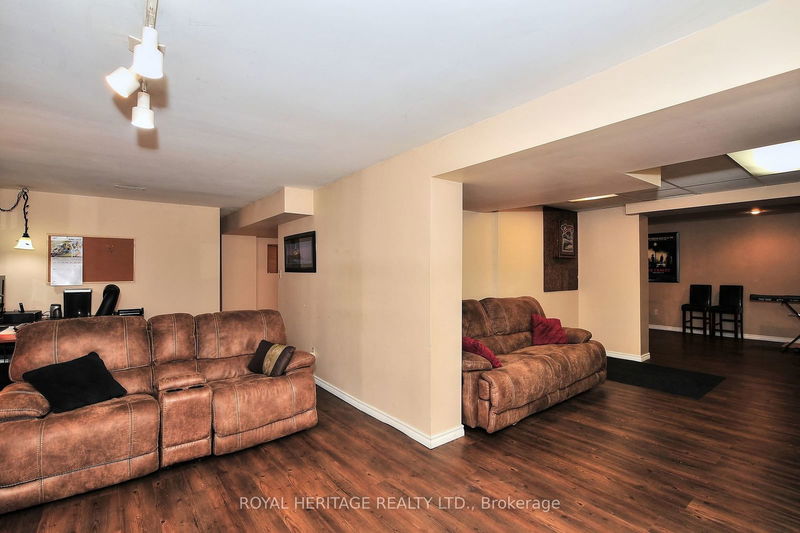 617 Weyburn Sq N Pickering, L1V 3V3 | Image 31