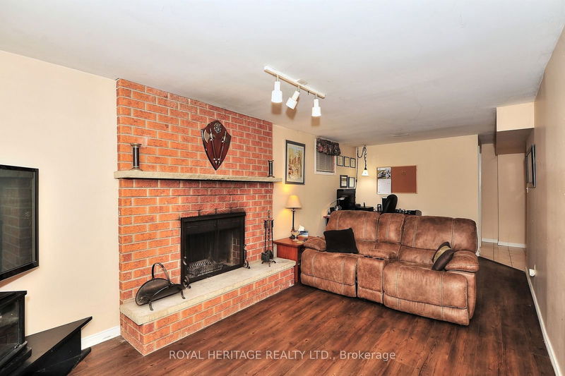 617 Weyburn Sq N Pickering, L1V 3V3 | Image 34