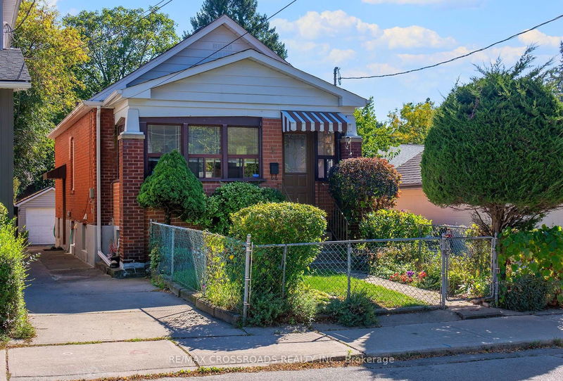 1 Doncaster Ave  Toronto, M4C 1Y4 | Image 1