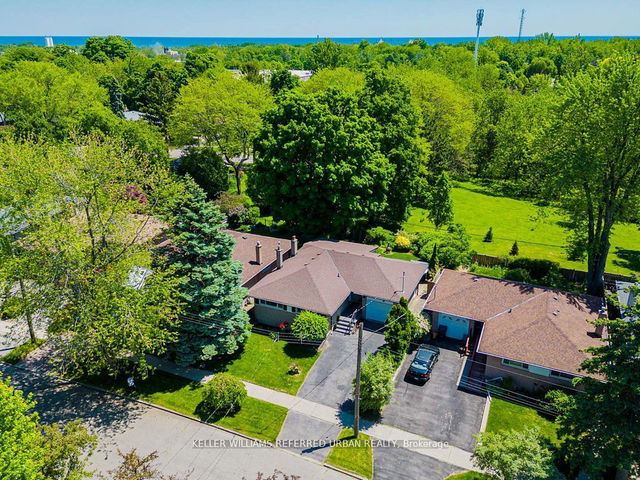 32 Woodgarden Crescent