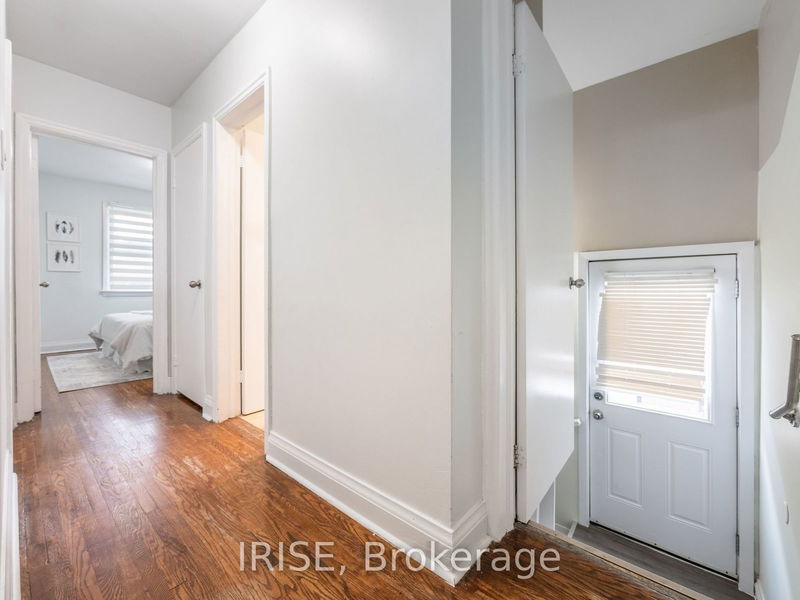 67 Glenburn Ave  Toronto, M4B 2X6 | Image 17