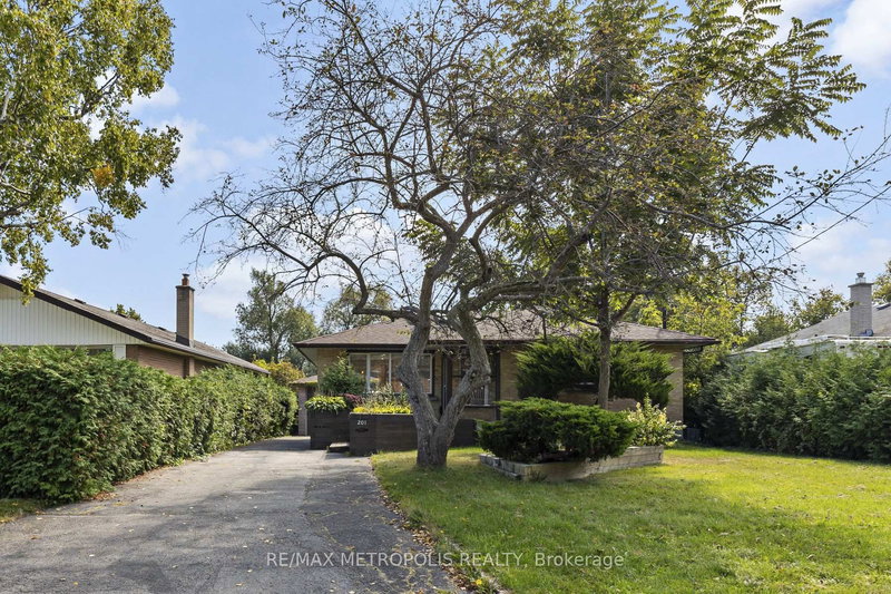 201 Southlawn Ave, Oshawa, L1H 3Y5 | Image 3