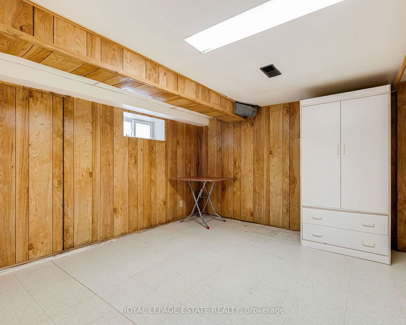 240 Jones Ave  Toronto, M4M 3A6 | Image 28