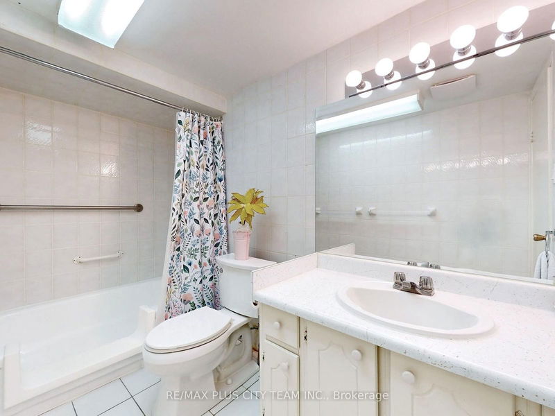 5 Snowhill Cres  Toronto, M1S 3T4 | Image 33