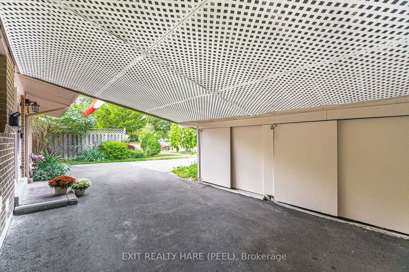 12 Oakley Blvd  Toronto, M1P 3P2 | Image 3