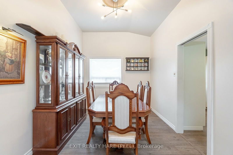 12 Oakley Blvd  Toronto, M1P 3P2 | Image 4