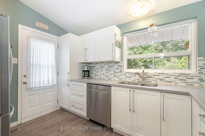 12 Oakley Blvd  Toronto, M1P 3P2 | Image 6