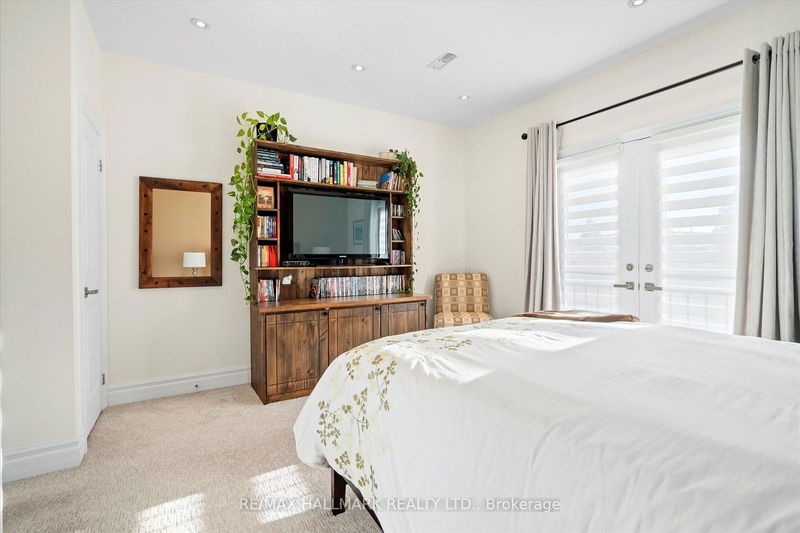 70 Logan Ave  Toronto, M4M 2M8 | Image 21