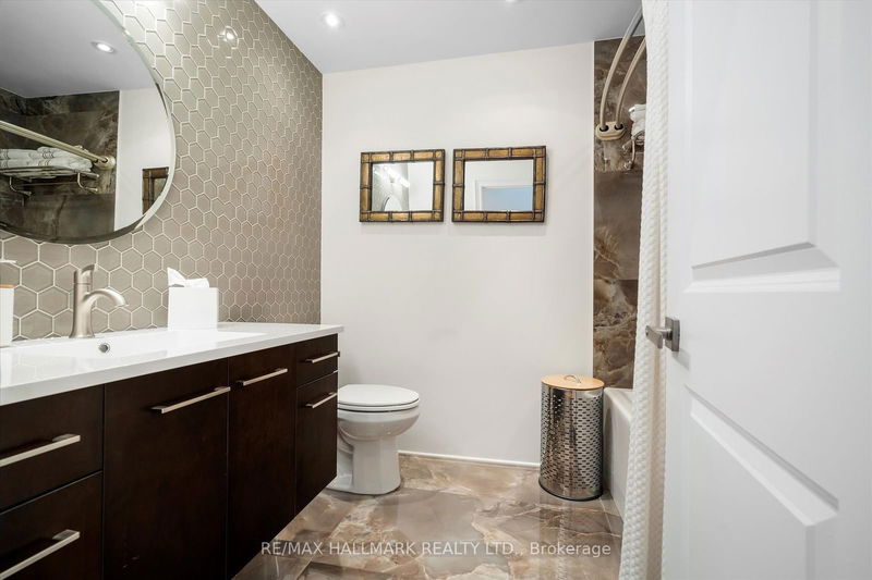 70 Logan Ave  Toronto, M4M 2M8 | Image 22