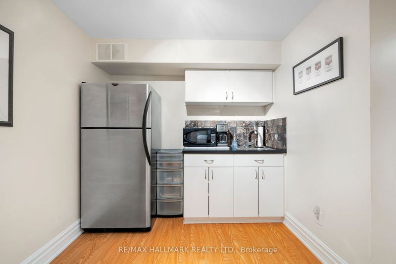 70 Logan Ave  Toronto, M4M 2M8 | Image 37