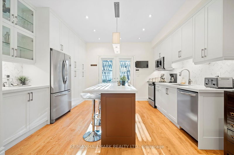 70 Logan Ave  Toronto, M4M 2M8 | Image 8