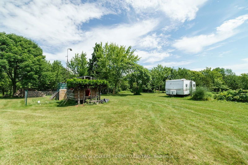 4220 Lakeshore Rd  Clarington, L1B 0H1 | Image 36