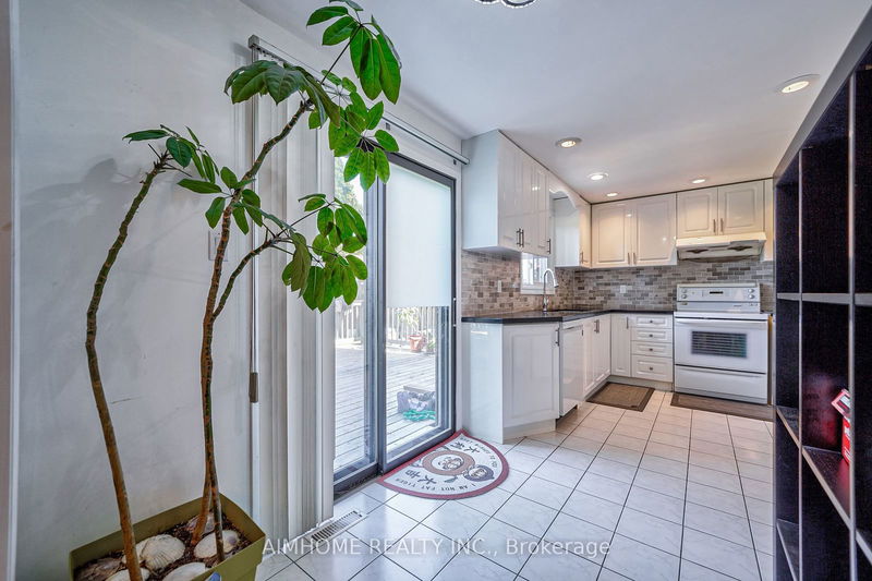 27 Macklingate Crt  Toronto, M1V 1A2 | Image 12