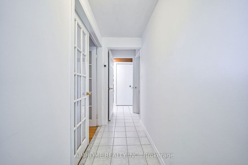 27 Macklingate Crt  Toronto, M1V 1A2 | Image 16