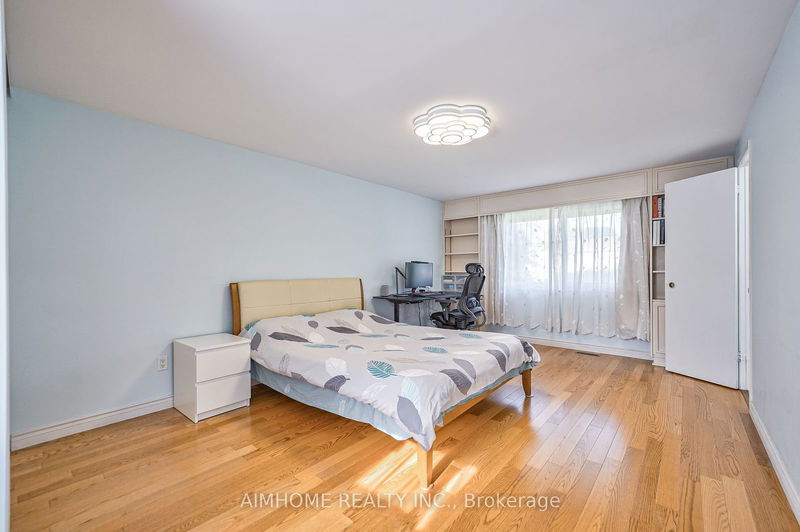 27 Macklingate Crt  Toronto, M1V 1A2 | Image 22