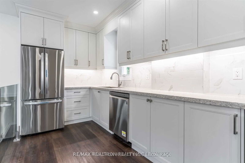 39 Goodwood Park Cres  Toronto, M4C 2G6 | Image 9