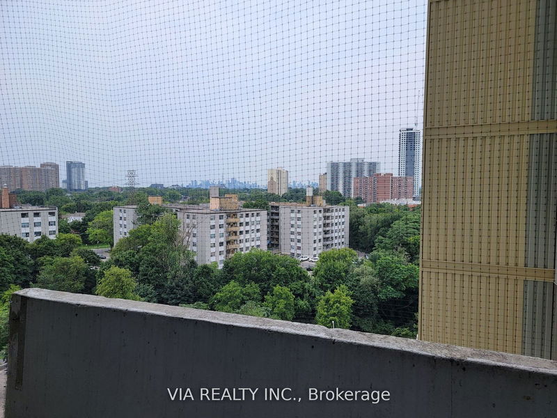  1109 - 1 Massey Sq  Toronto, M4C 5L4 | Image 5