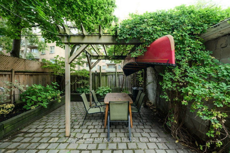 100 Hiltz Ave  Toronto, M4L 2N5 | Image 17