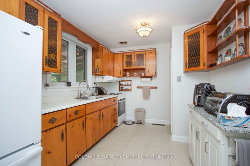 24 Montgomery Ave  Whitby, L1M 1A9 | Image 6